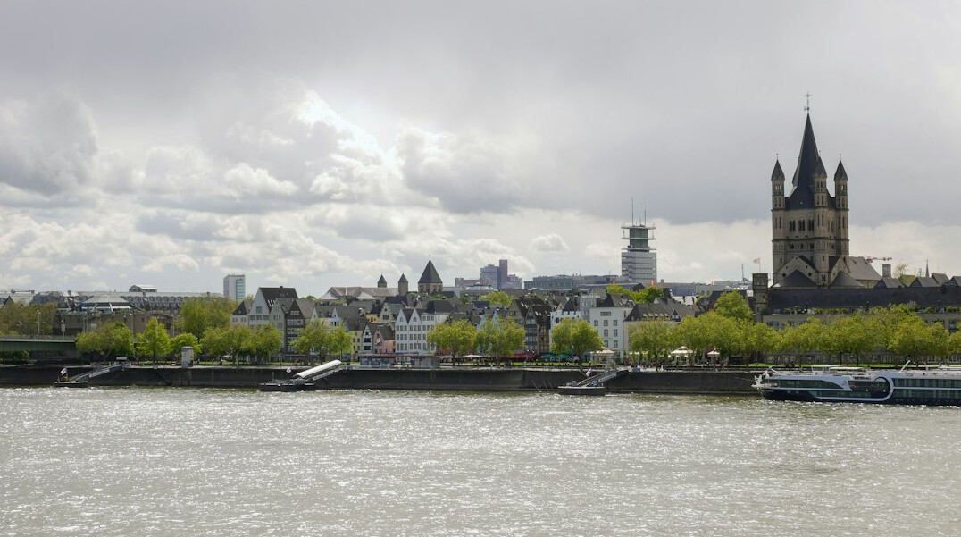 cologne cathedral towers